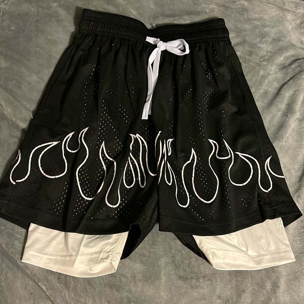 Men’s basketball black and white basketball/ workout shorts  men’s xs